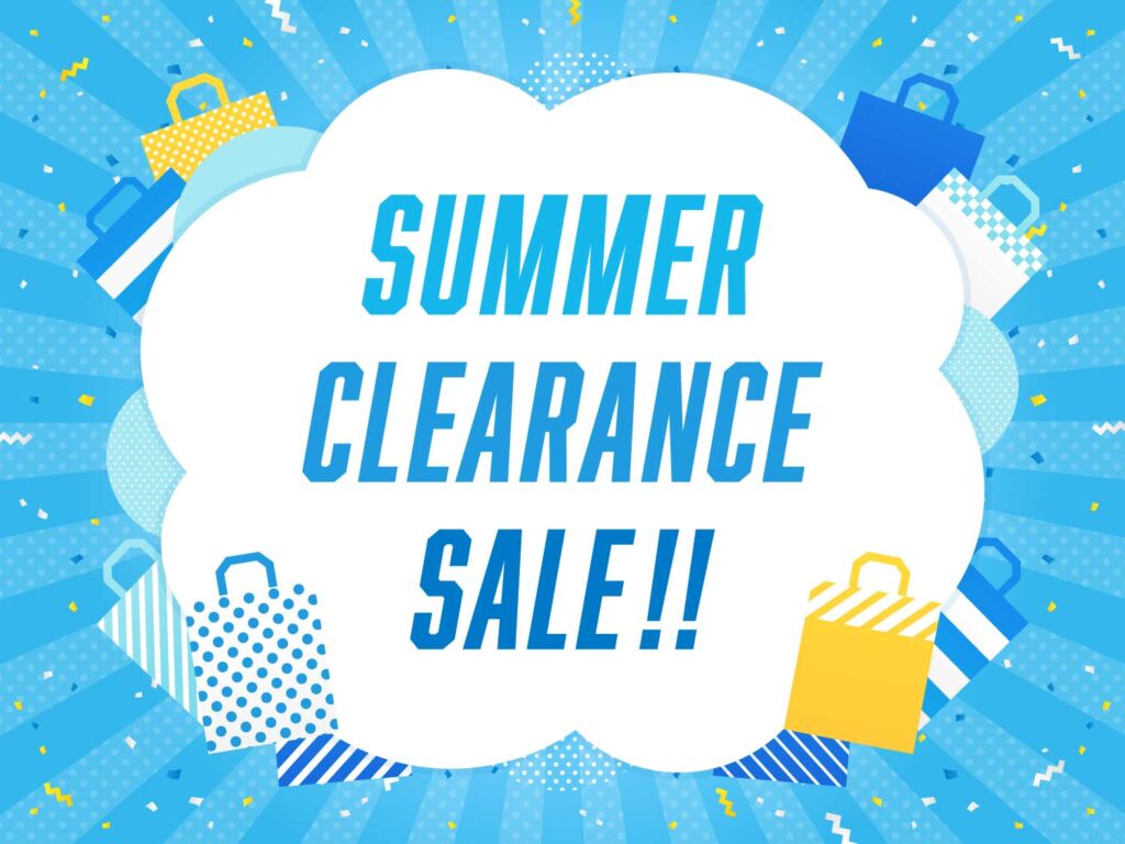 大型ショッピングモールの夏のセールイベント告知ポスター。青を基調にしたポップなデザインで「SUMMER CLEARANCE SALE!!」の文字を中央に配置し、買い物袋や放射状の背景で華やかさと季節感を演出。店頭POPやWebサイト、SNSバナーなどのセールスプロモーションにも展開可能なデザイン事例。